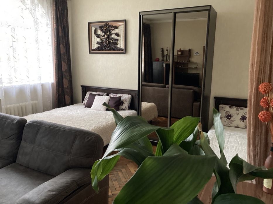 Велика 2-к квартира подобово,пр-т Коцюбинського,37,док,Нокаут,Авангард