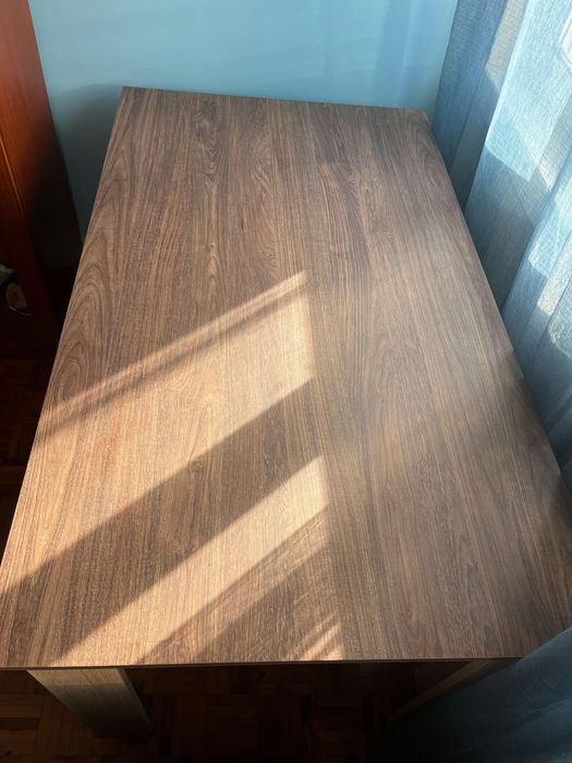 Mesa de apoio ou denjantar pequena