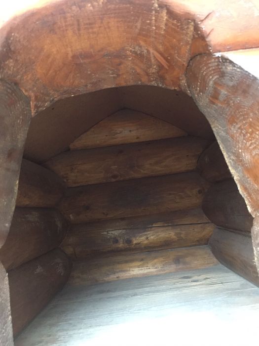 Будка для собаки утепленная деревянная из сруба дерева, вольер