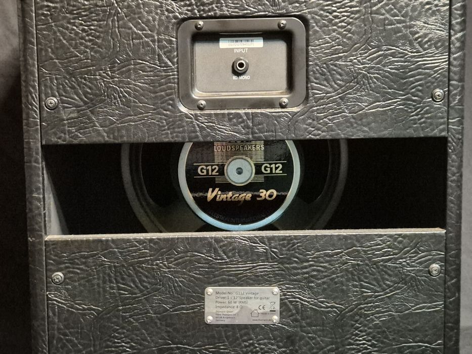 Coluna Harley Benton 1x12" com V30