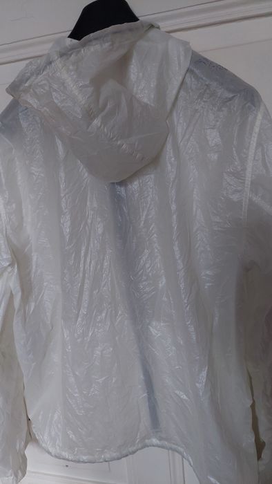 Kurtka przeciwdeszczowa biała