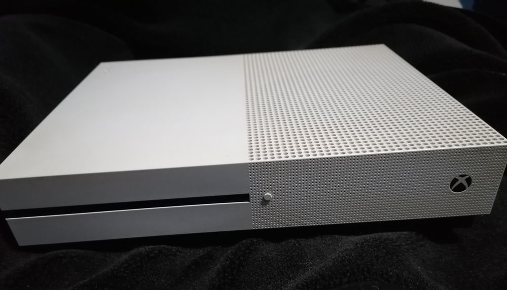 XBOX One S 1TB Microsoft