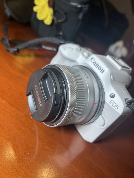 Maquina Canon R50