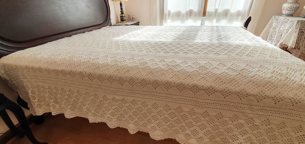 White Crochet Bedspread443110155628072962