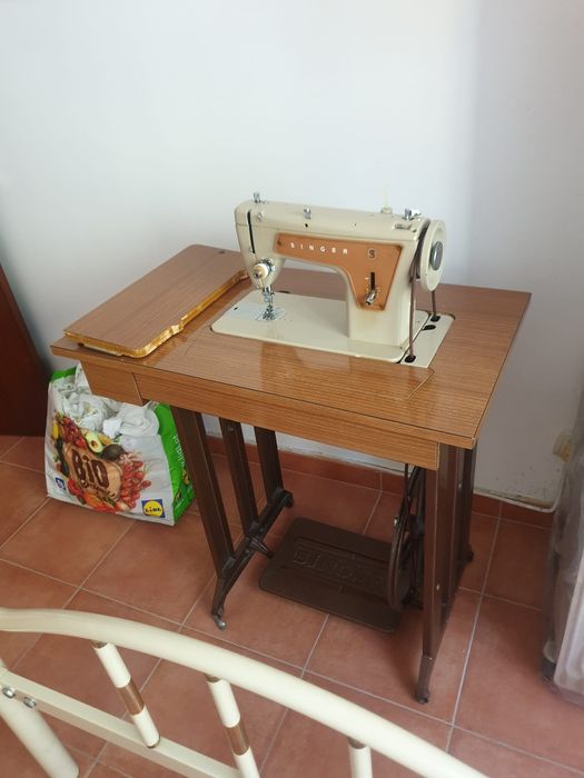 Máquina de costura Singer