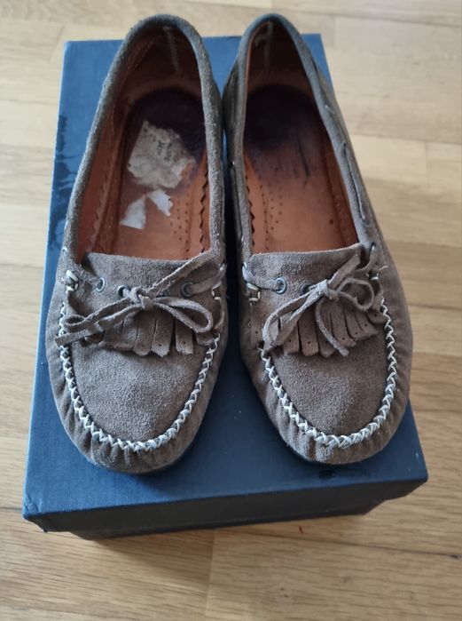 Sapatos mocassins castanhos n 37