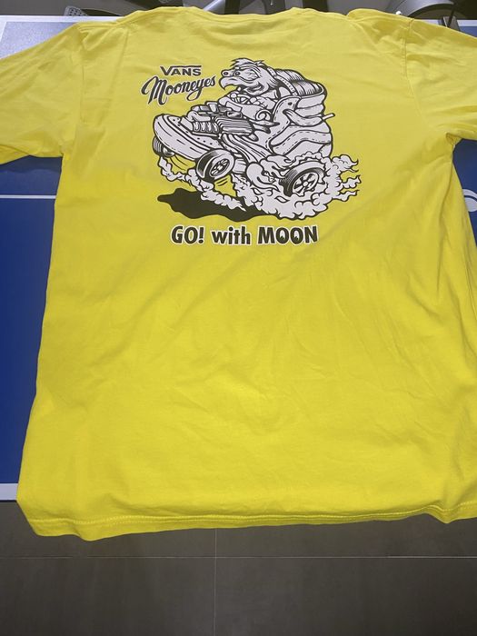 T-shirt amarela da vans