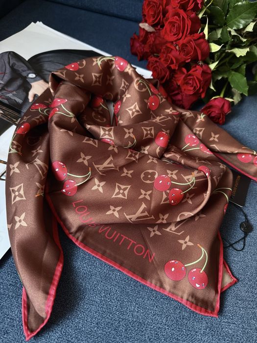 Stylowa chusta w stylu LV