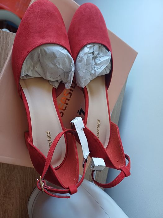 Vendo essa Sandália.