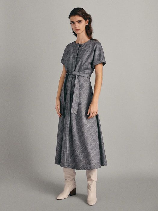 Нова сукня з вовни від Massimo Dutti