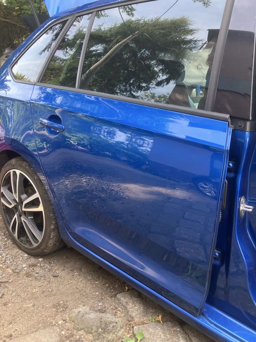 Drzwi tył prawe skoda rapid 2015 Idealne