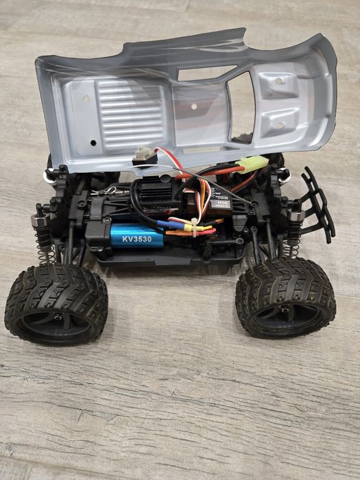 Машинка на радіокеруванні Монстр Mastadon E18MTL Brushless