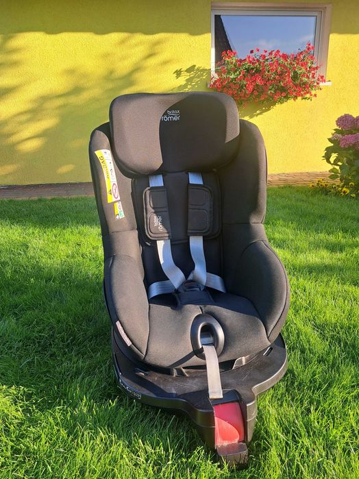 Britax Dualfix M i-size obrotowy fotelik samochodowy