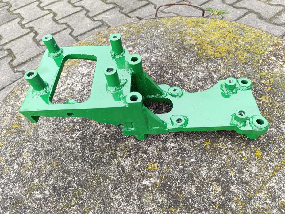 PODSTAWA sprężarki powietrza uchwyt JOHN DEERE 6R 7R L212322 L212323