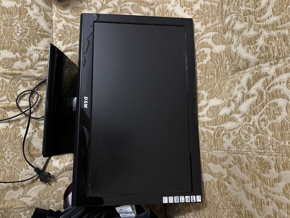 Телевизор   DSM без сиарт тв