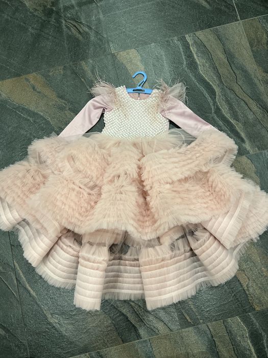 Шикарное платье на девочку