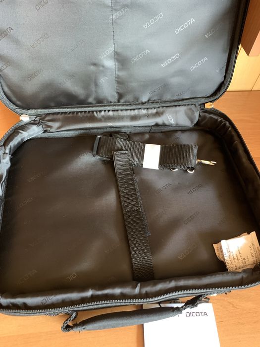 Сумка фірмена”Dicota”нова для ноутбука на 14.1 дюймів