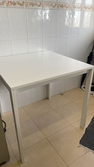 Mesa Ikea VIHALS