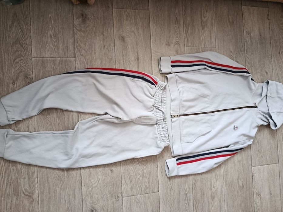 Спортивний Костюм Moncler, розмір по бирке М по факту С (так же можна купити окремо штани чи кофту)
