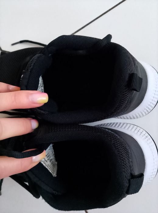 Buty sportowe damskie