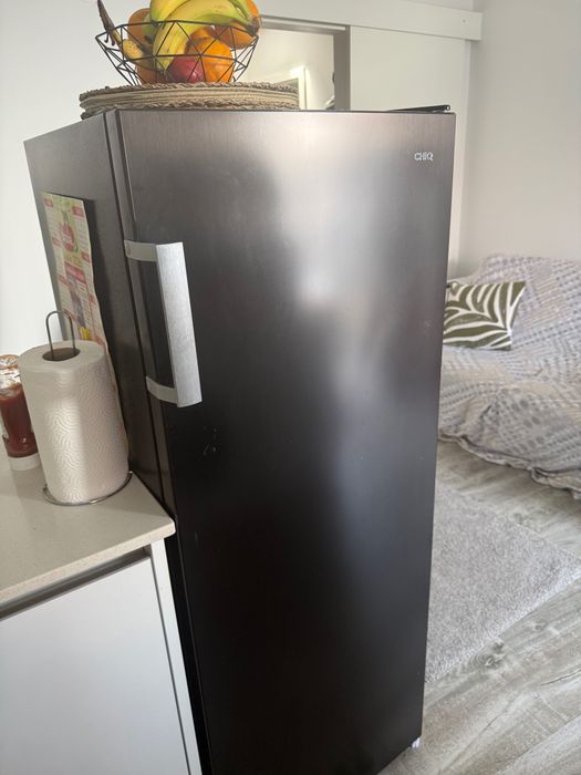 Congelador vertical CHIQ como novo