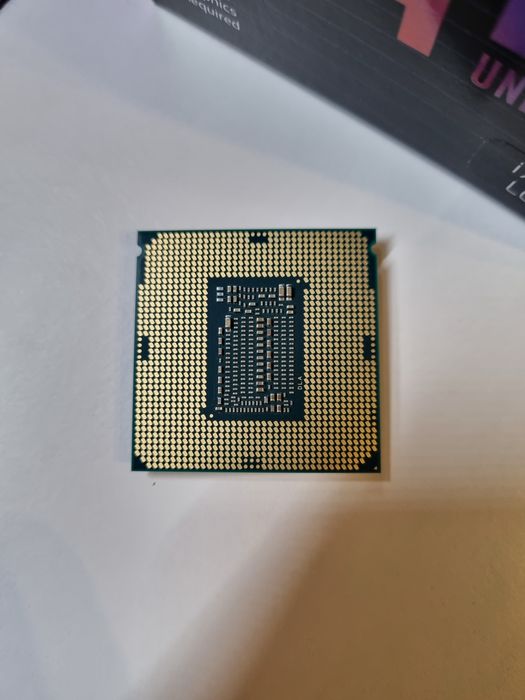 Процессор Intel Core i7 9700KF
