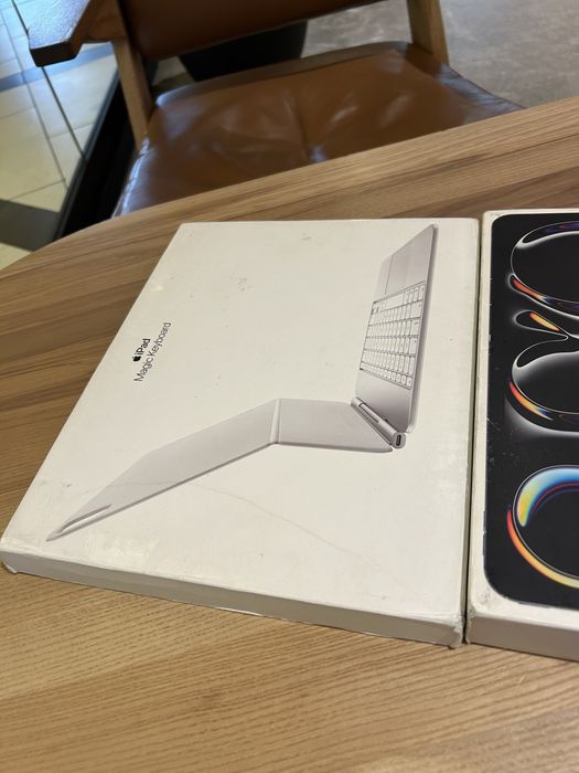 Apple Magic keybord ipad pro 13 m4