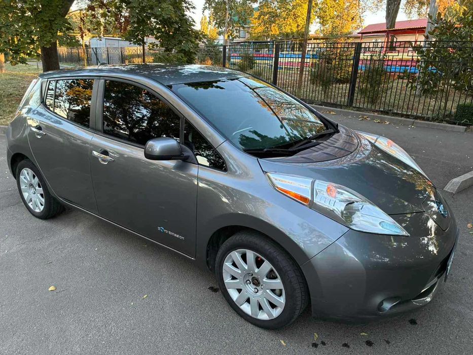 Nissan Leaf 2015 продам