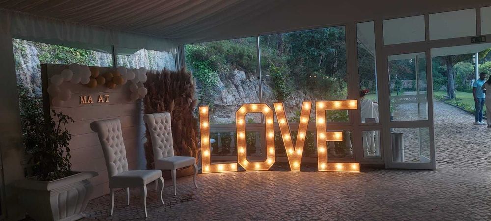 Letras e números iluminados