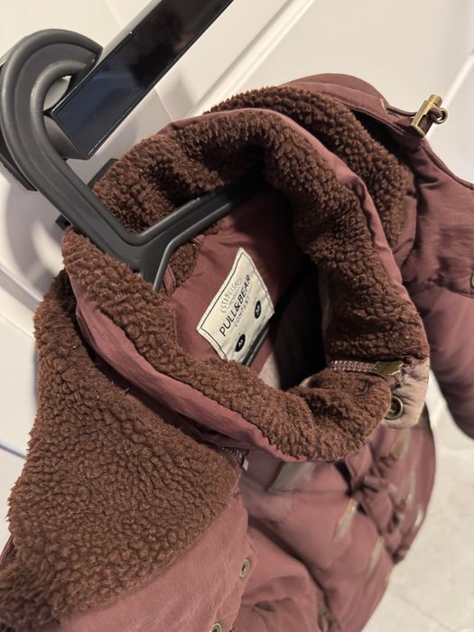 Męska Kurtka Zimowa z Kapturem Pull&Bear Kolor Bordo Rozmiar M