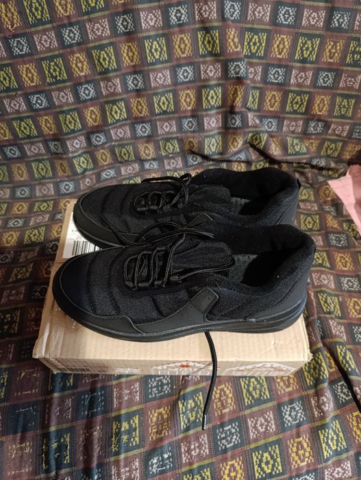 Продам новые мужские зимние кроссовки 44 размера