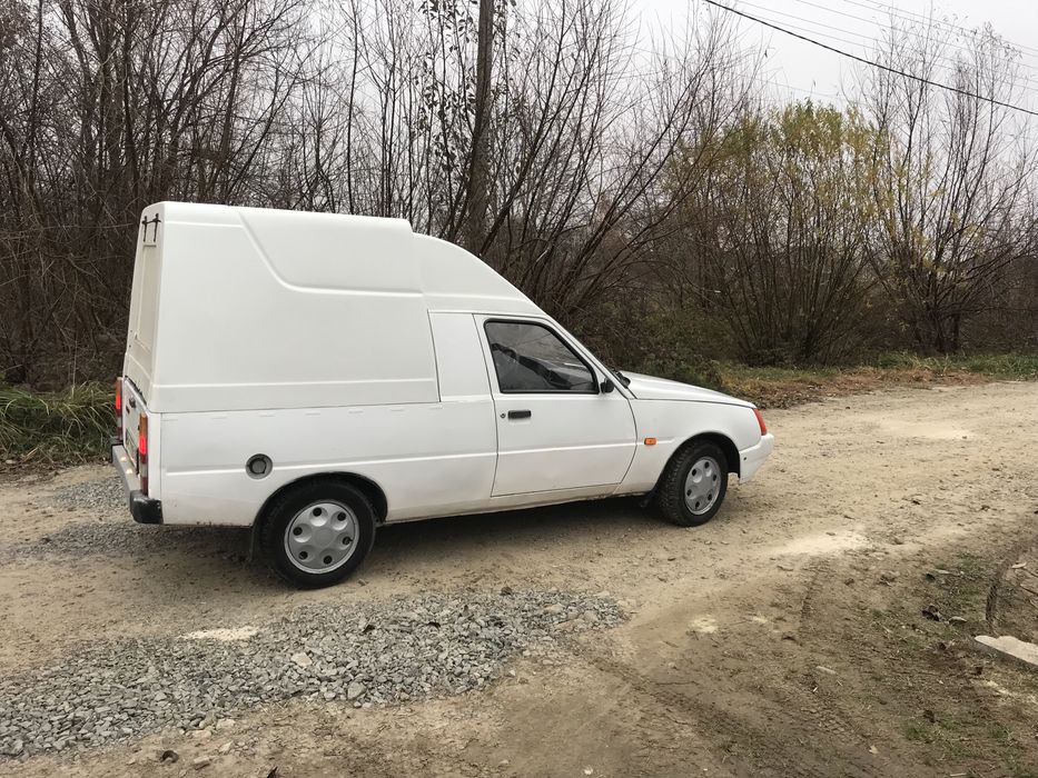 Авто у доброму стані вкладень не потребує сів та поїхав.