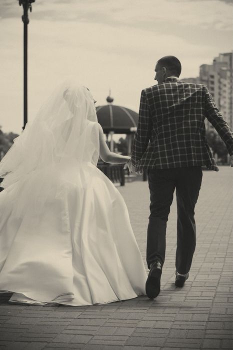 Весільна сукня шампань/атлас