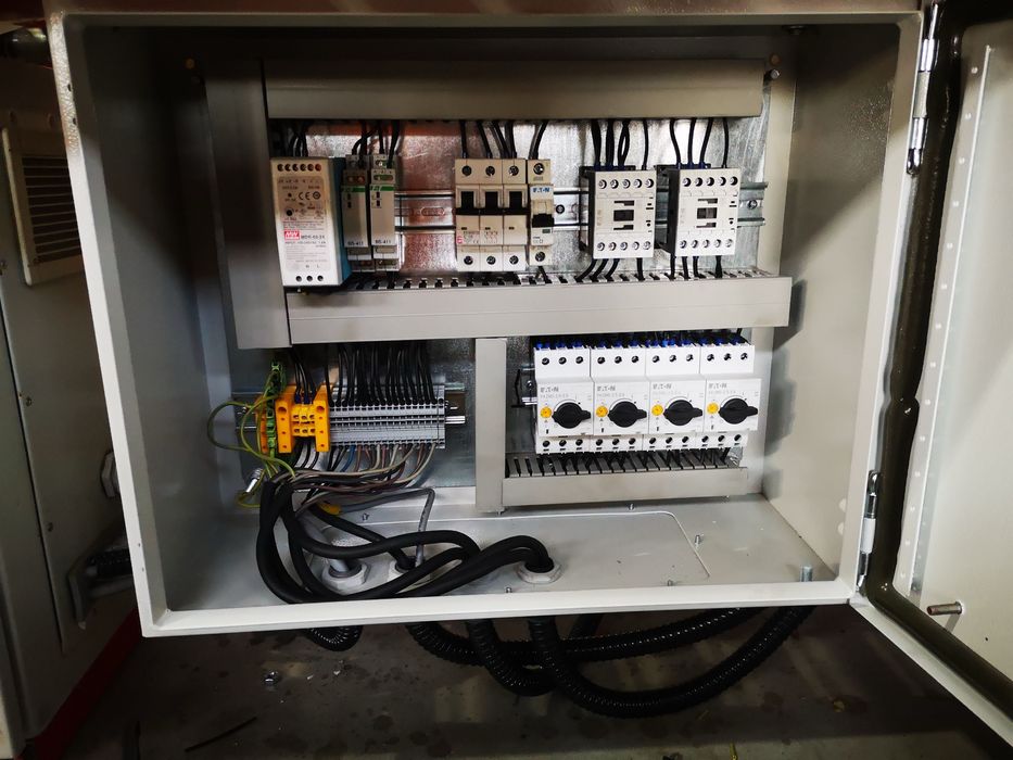 Szafa sterownicza sterowanie napedem z falownikiem regulacja obrotow