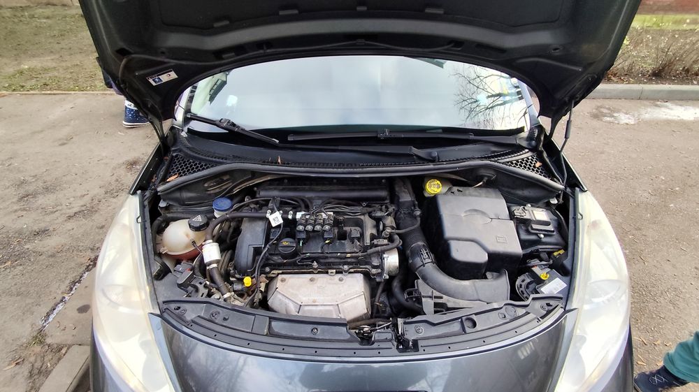 Peugeout 207 sw 1.4 2009