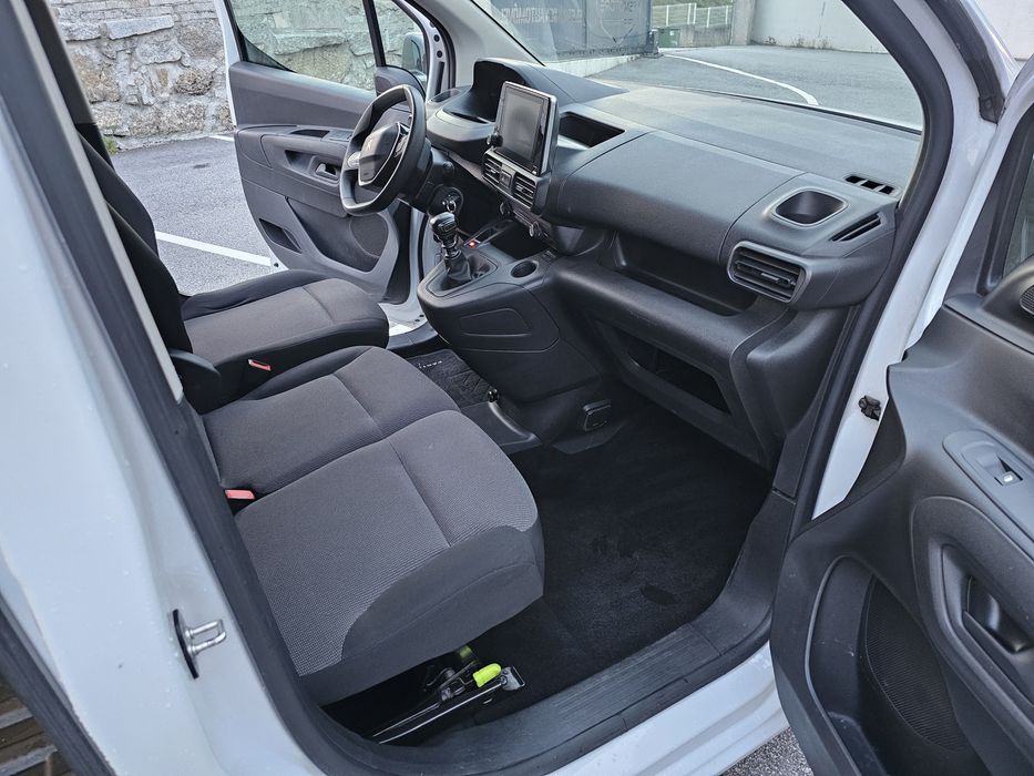 Peugeot partner apenas com 34 500km