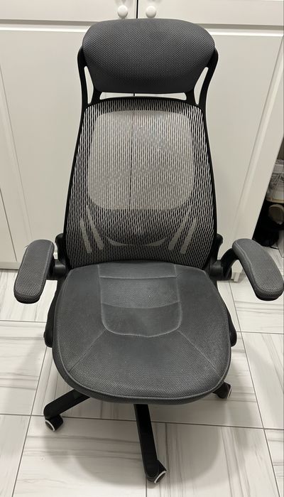 Продам офісне ергономічне крісло (сітка + тканина)
