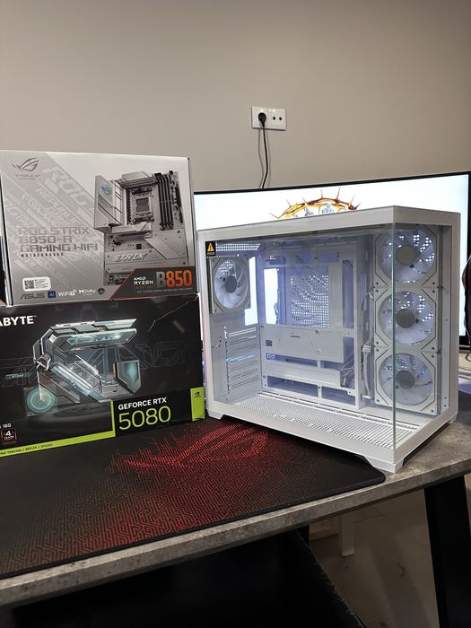 PC ULTRA GAMING RTX 5080 16GB - Ryzen 7 9800X3D