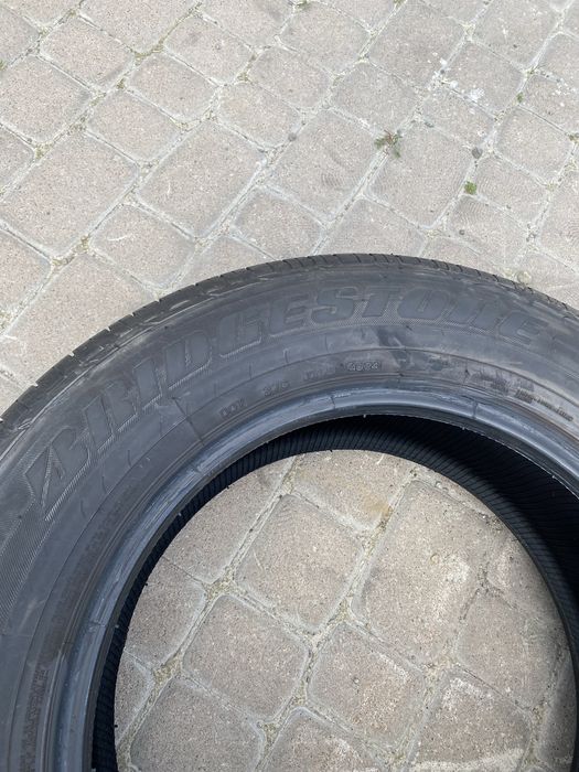 Шини Bridgestone 255/60 r18 майже нові