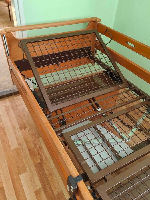 Łóżko rehabilitacyjne regulowane elektrycznie