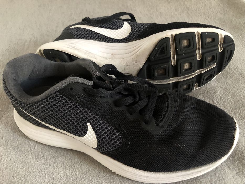 Nike Revolution 3