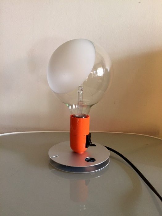 Candeeiro de mesa lampadina, laranja de Achille Castiglioni 1972
