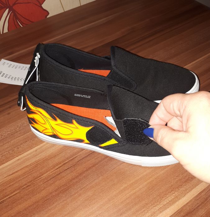 Sinsay Hot wheels tenisówki, trampki 35 NOWE