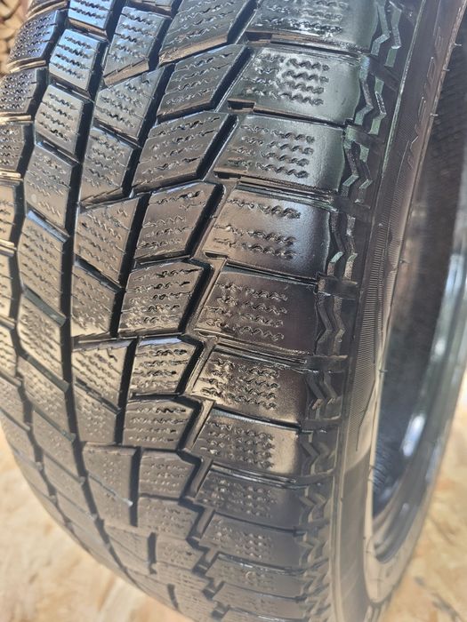 Резина зимова 215 55 17