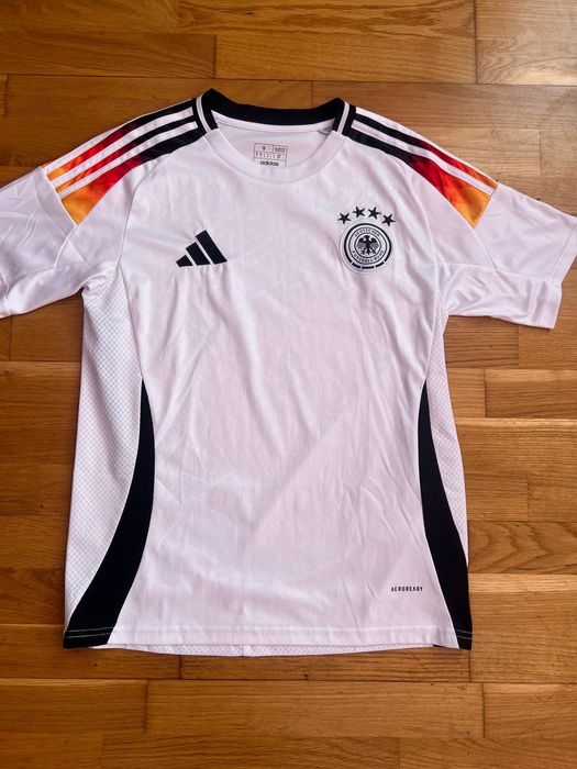 Футбольна футболка збірної Німеччини