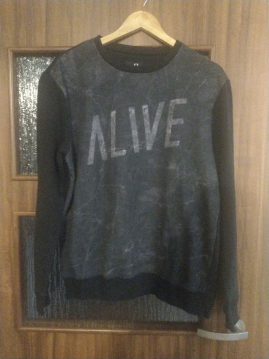Bluza "ALIVE" Reserved