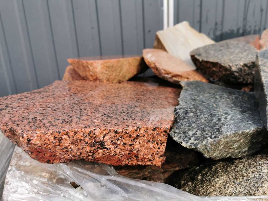 kamień cięty na pół