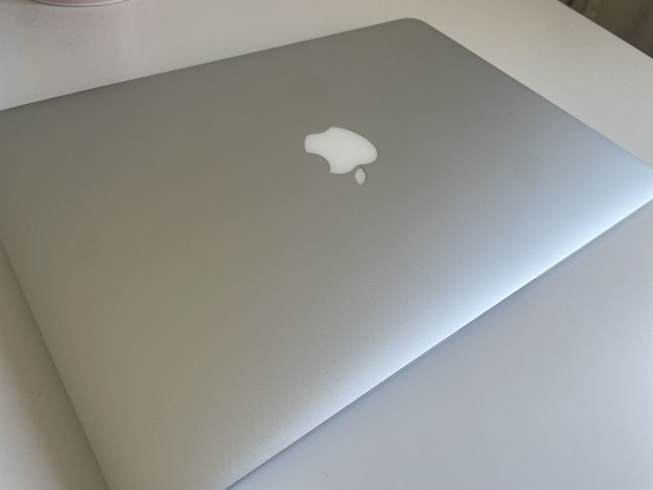 Macbook Air - muito bem cuidado *Precisa de reparação*