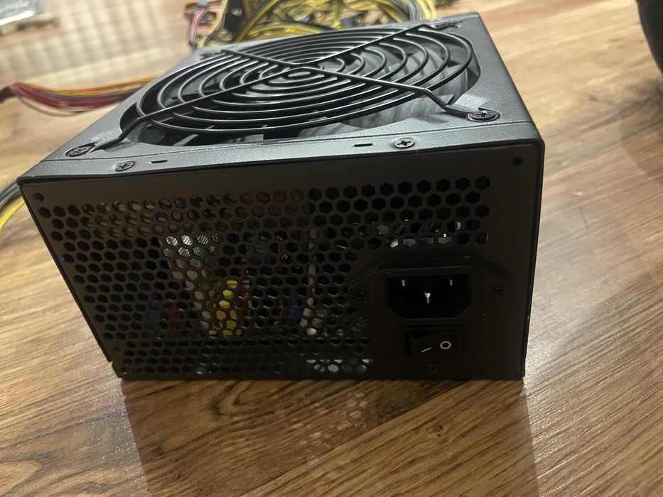 Блок живлення 1650W 80+ Gold