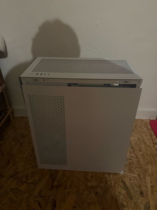 CORSAIR 3500X RS-R ARGB Semi-Tower PC Case with Panoramic Glass Panel